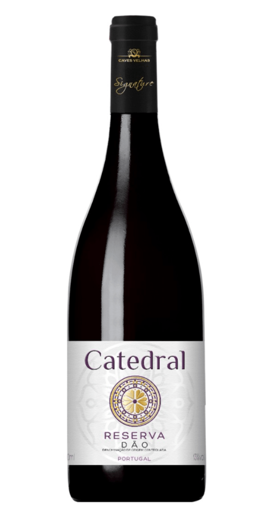 Red wine bottle of Catedral Reserva Dao